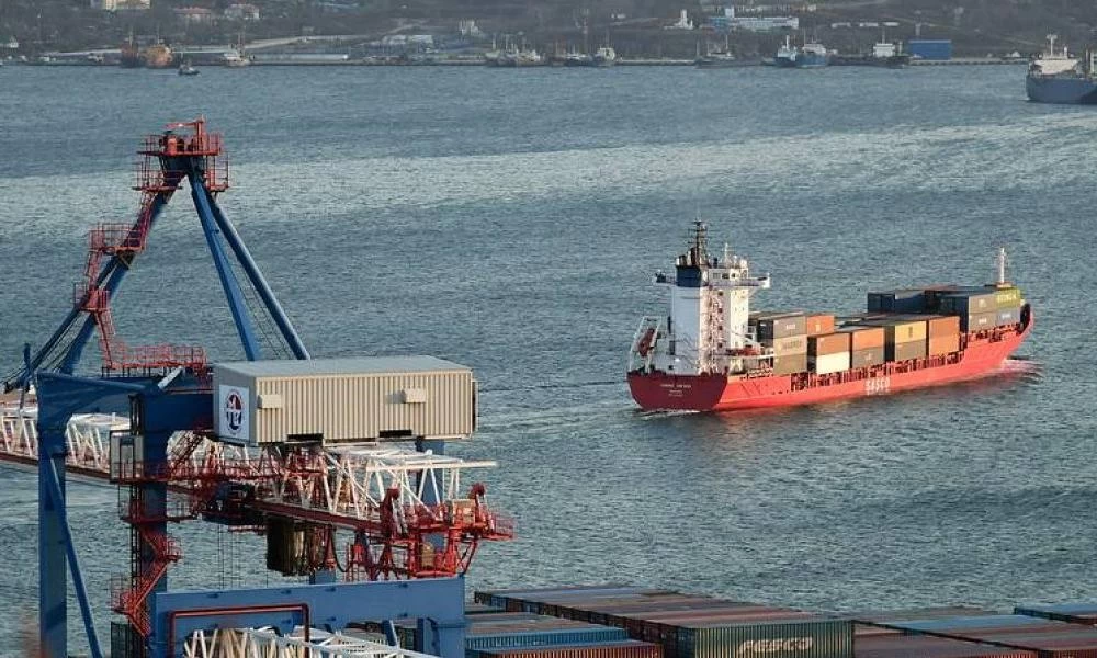 Μεγαλώνει το χάσμα! Η Ουκρανία κλείνει τα λιμάνια της για τα ρωσικά πλοία